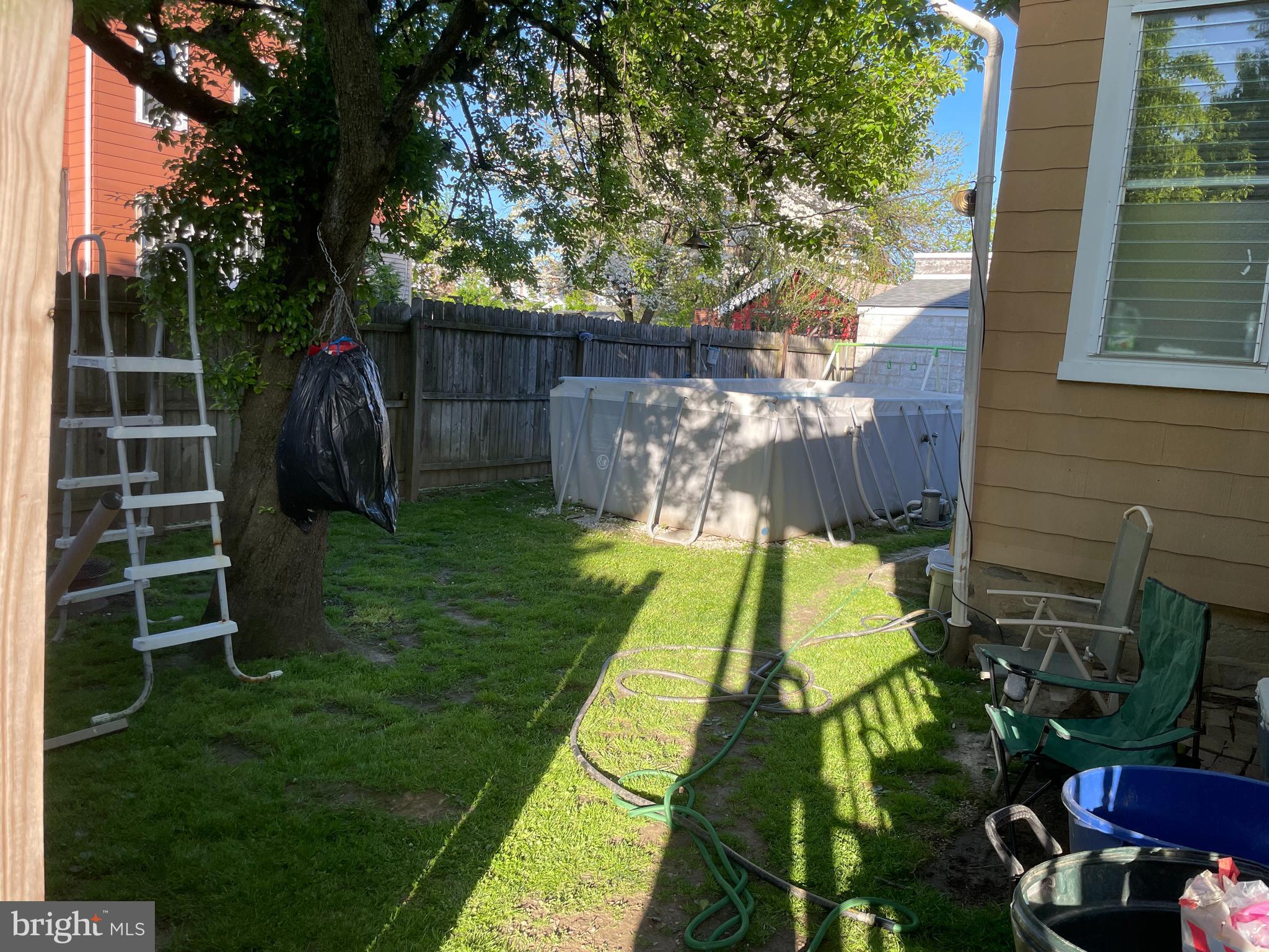 LAWNDALE - Residential