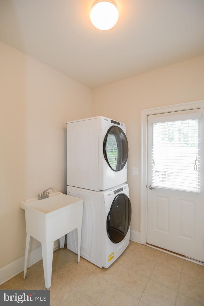 CEDAR SPRING - Residential