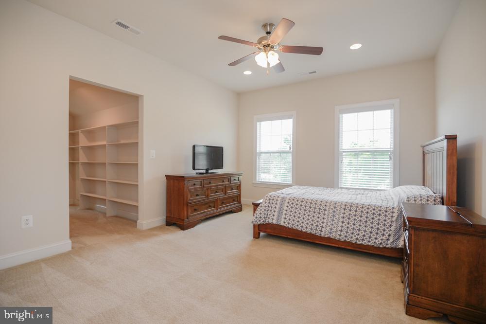 CEDAR SPRING - Residential