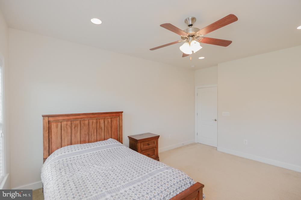 CEDAR SPRING - Residential