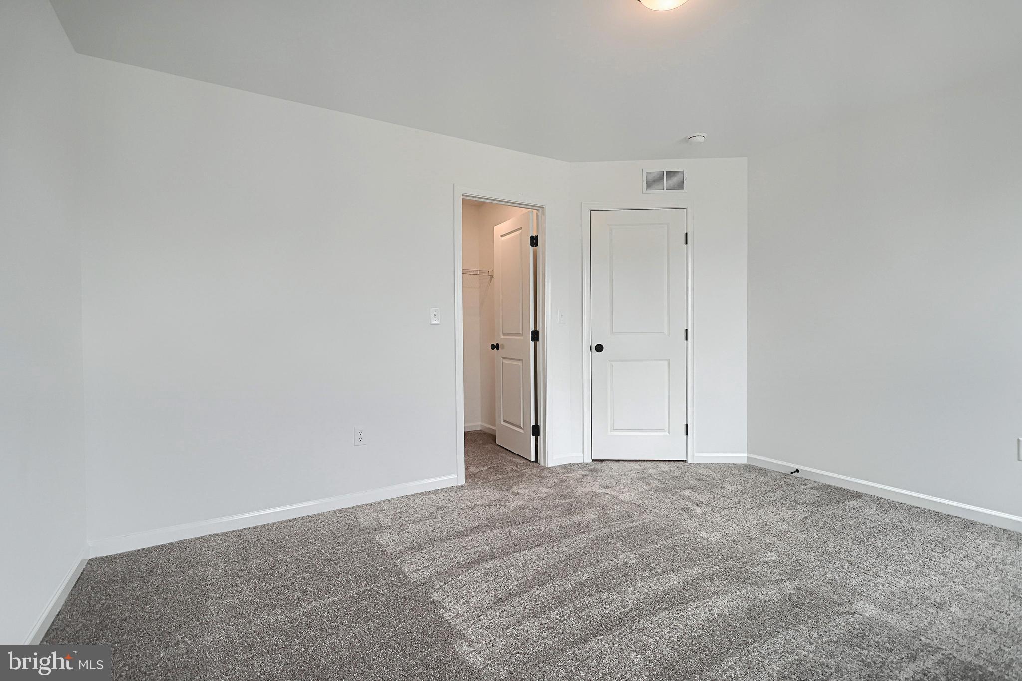 HICKORY POINTE - Residential