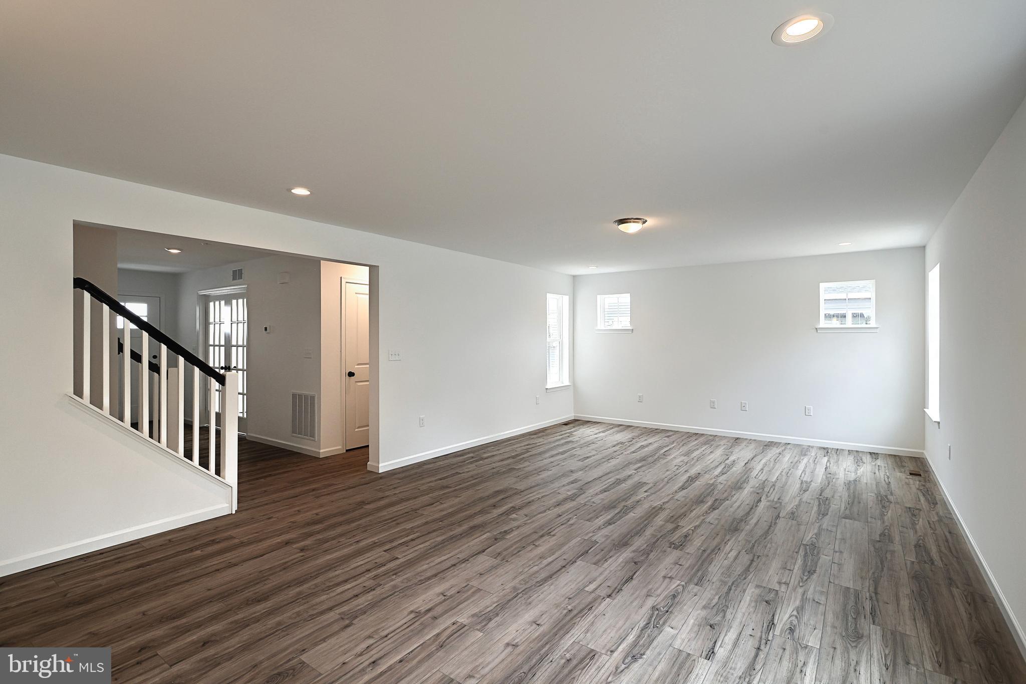 HICKORY POINTE - Residential