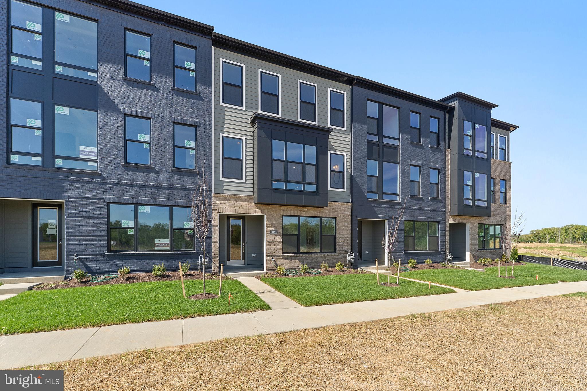 115 SUMMIT POINT BOULEVARD 18J