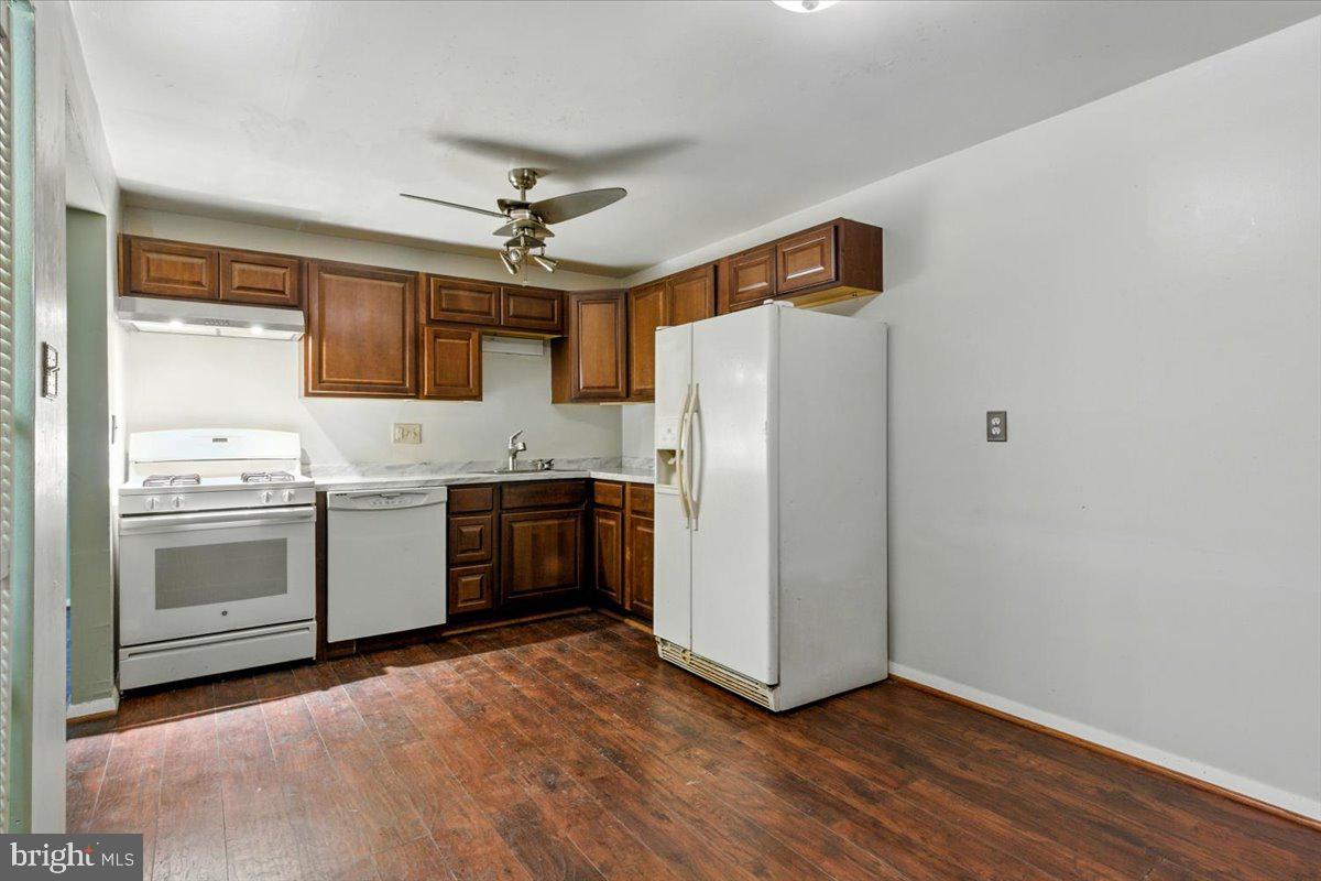 HUNTLEY SQUARE - Residential