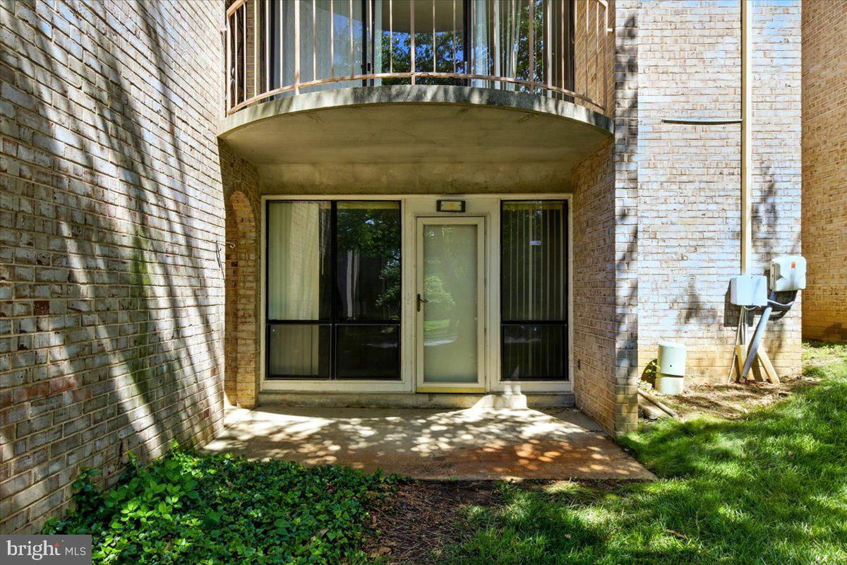 HUNTLEY SQUARE - Residential