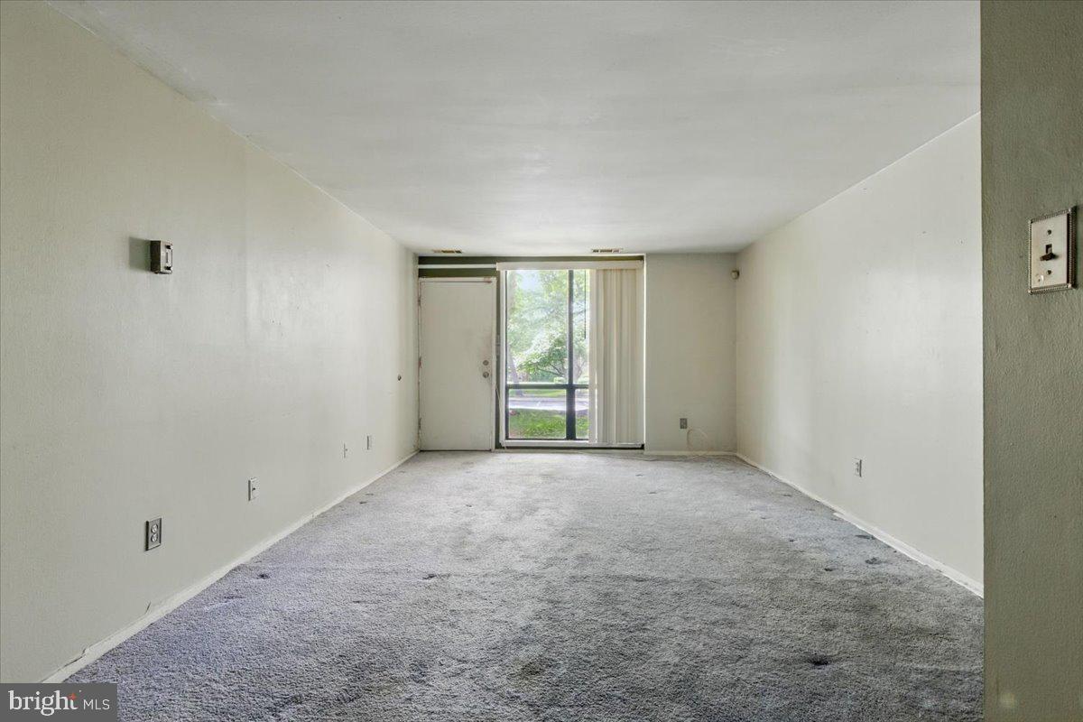 HUNTLEY SQUARE - Residential