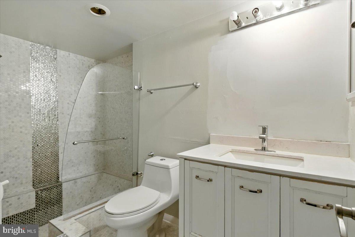 HUNTLEY SQUARE - Residential