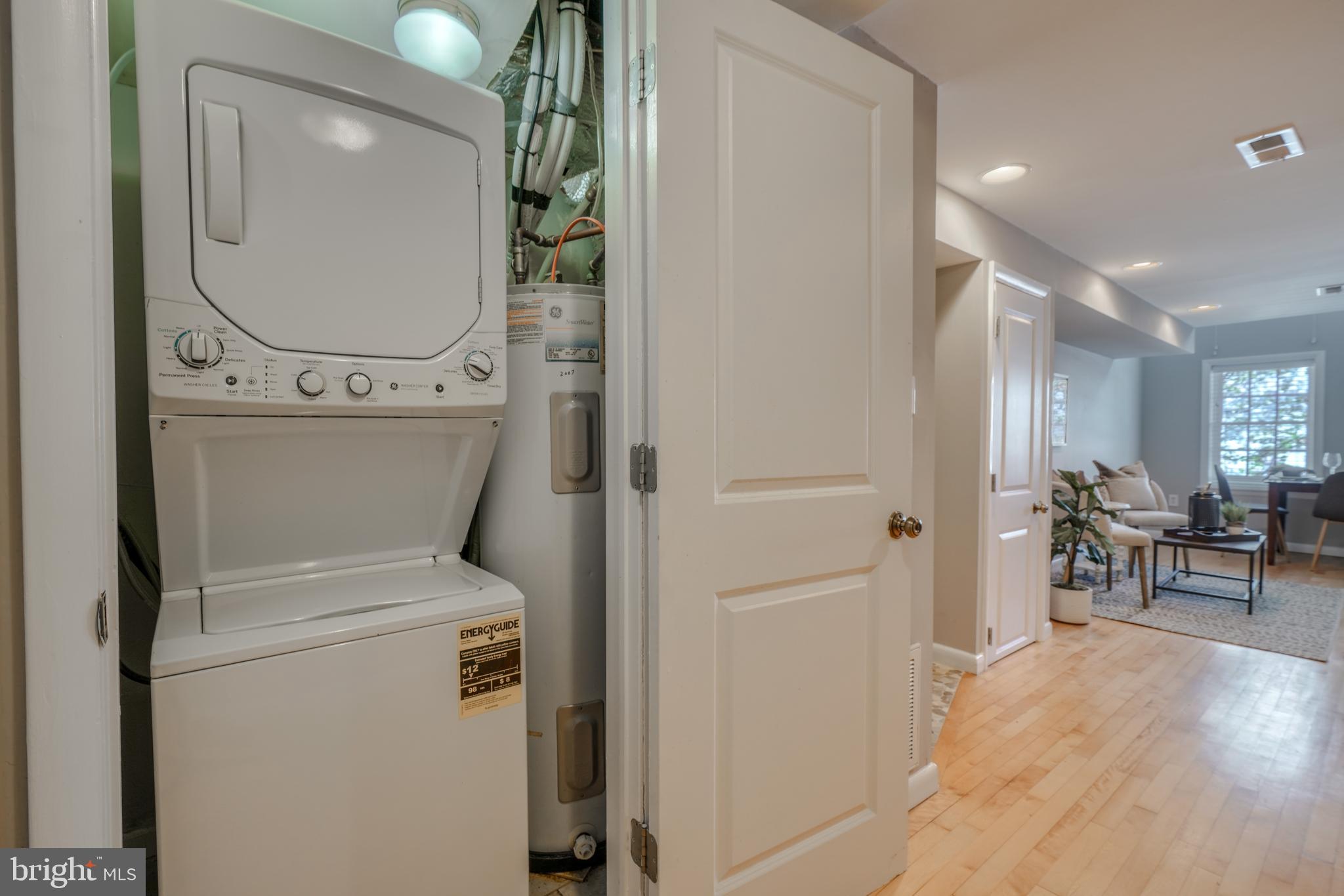 HOLLINS MARKET - Residential