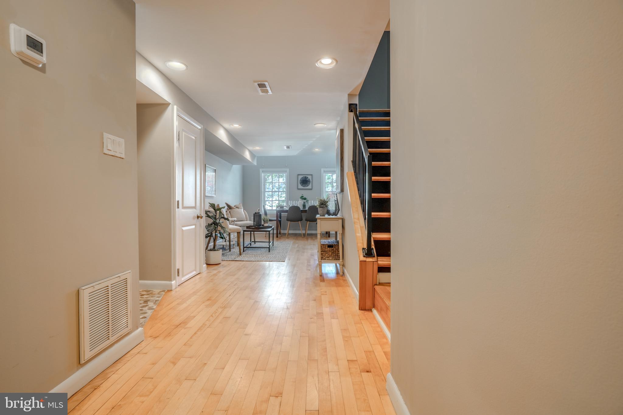 HOLLINS MARKET - Residential