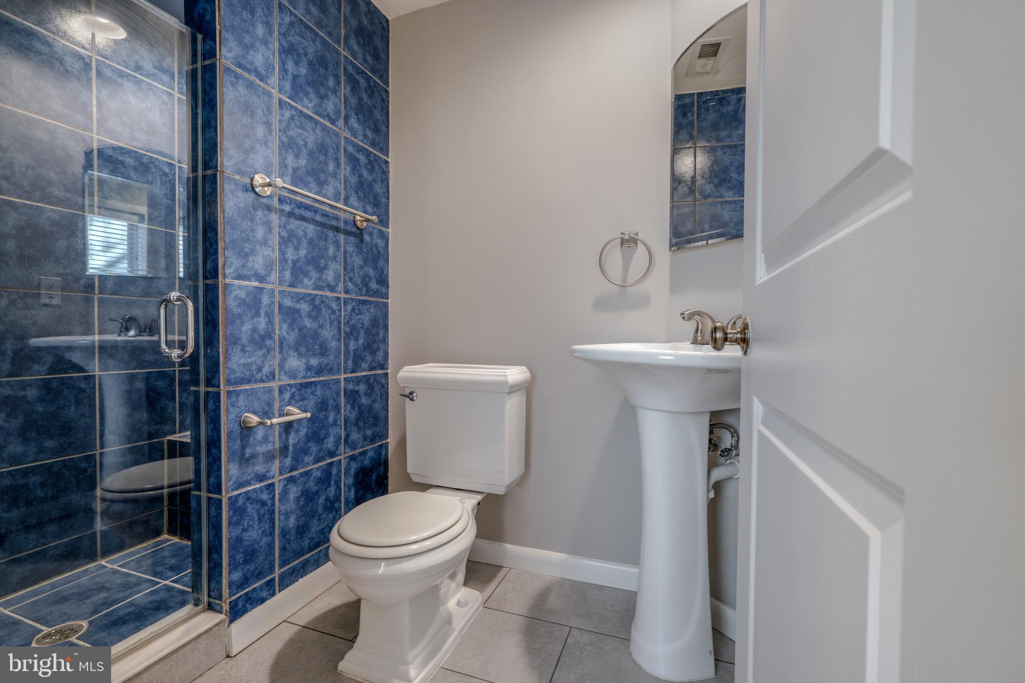 HOLLINS MARKET - Residential