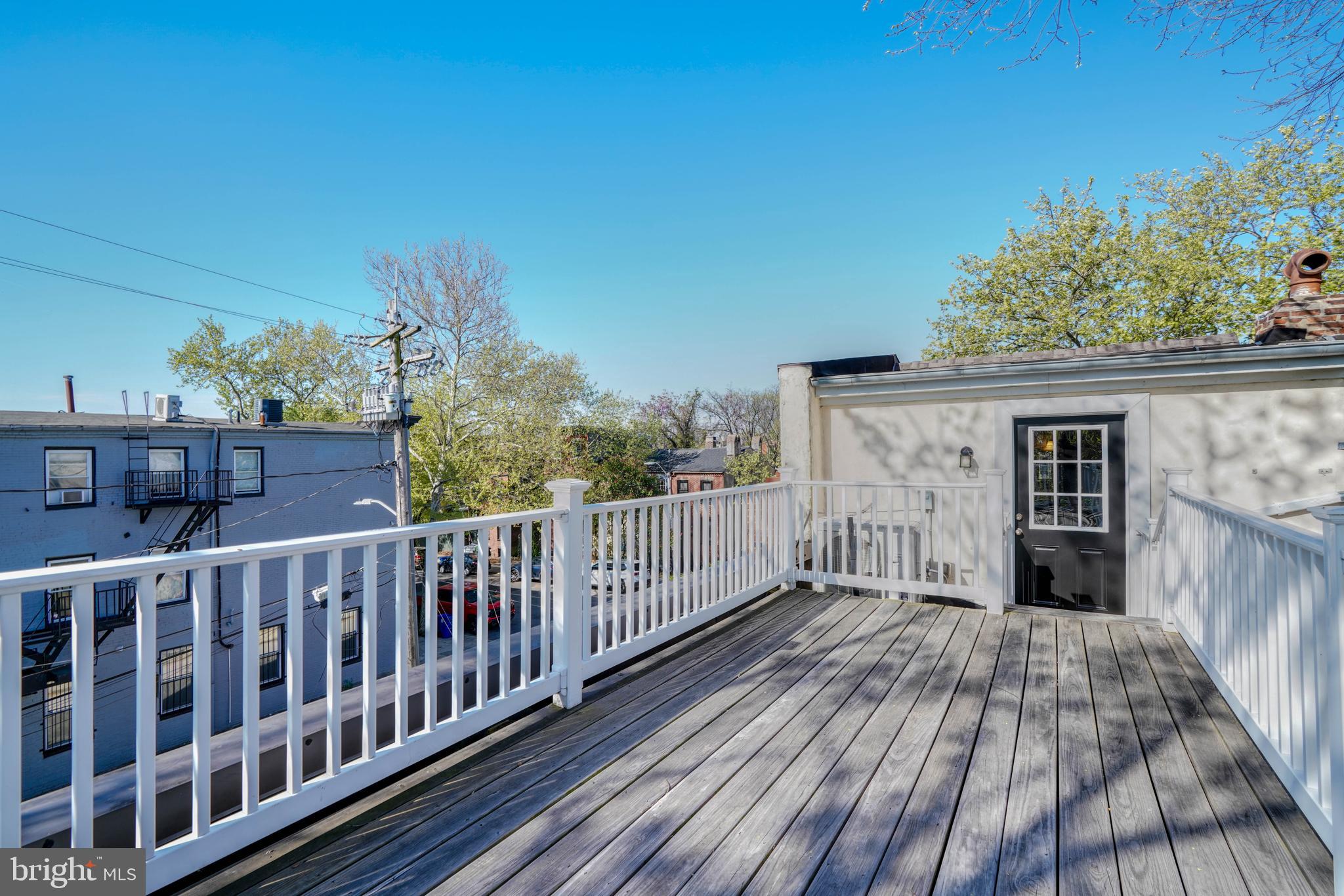 HOLLINS MARKET - Residential