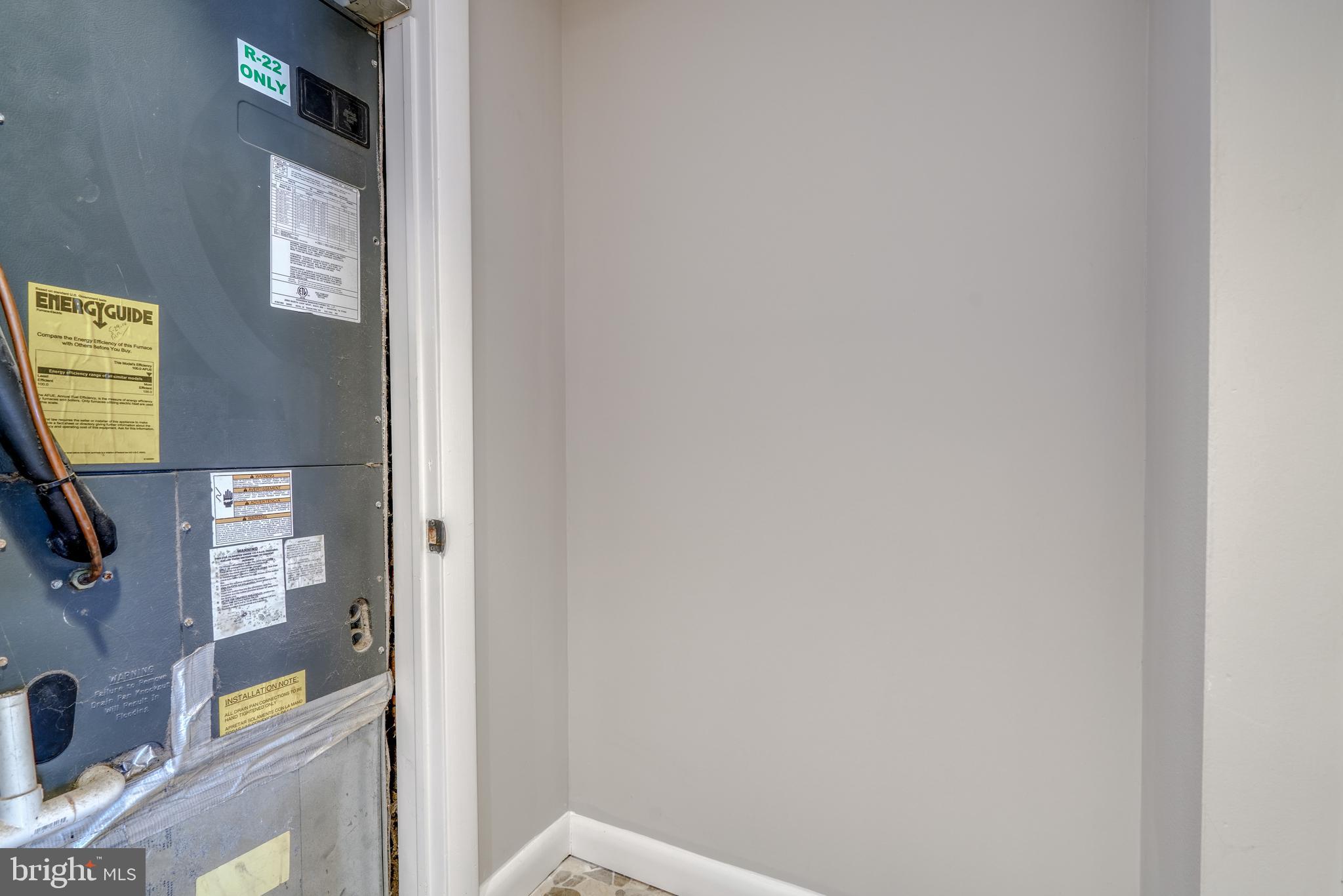 HOLLINS MARKET - Residential