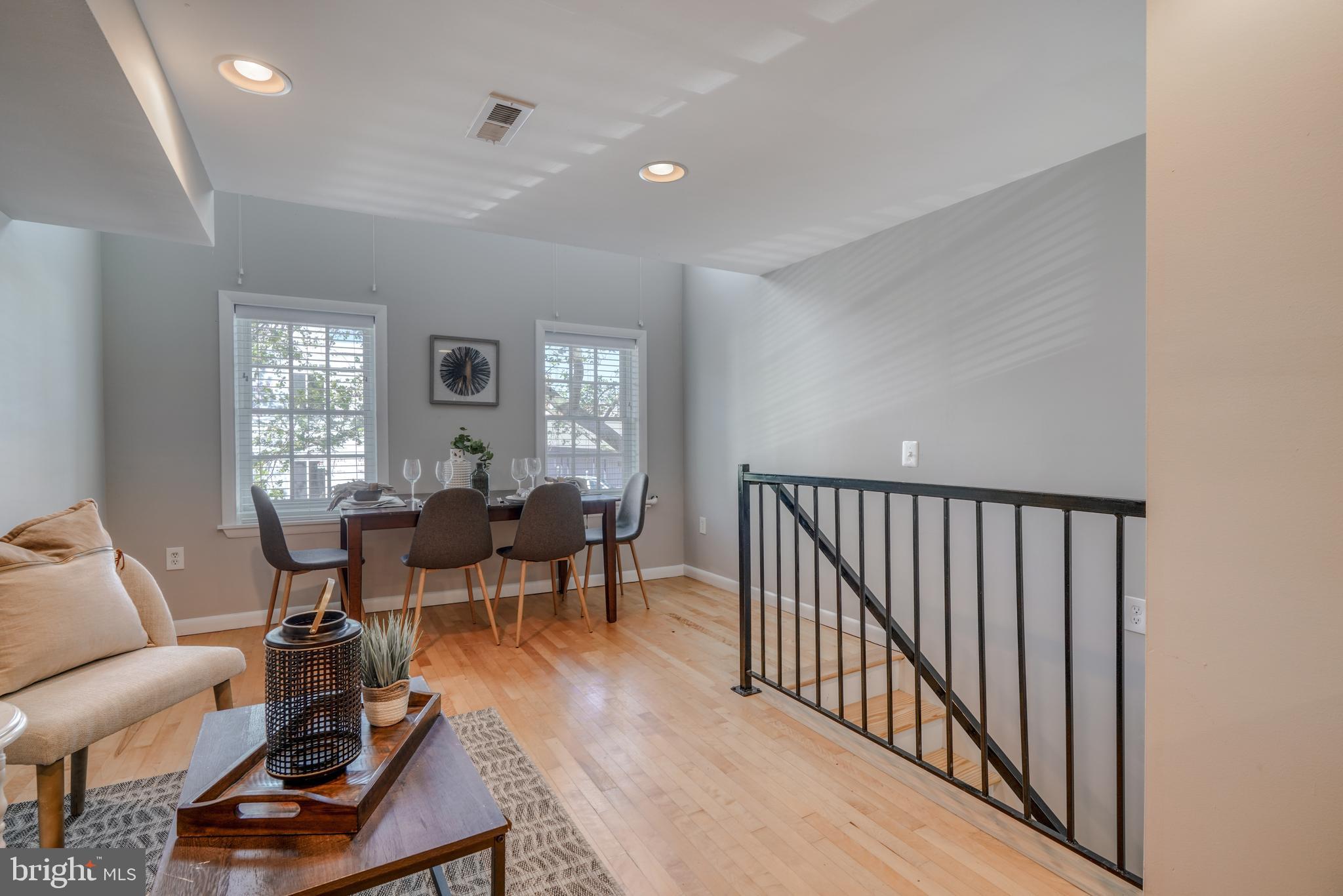 HOLLINS MARKET - Residential