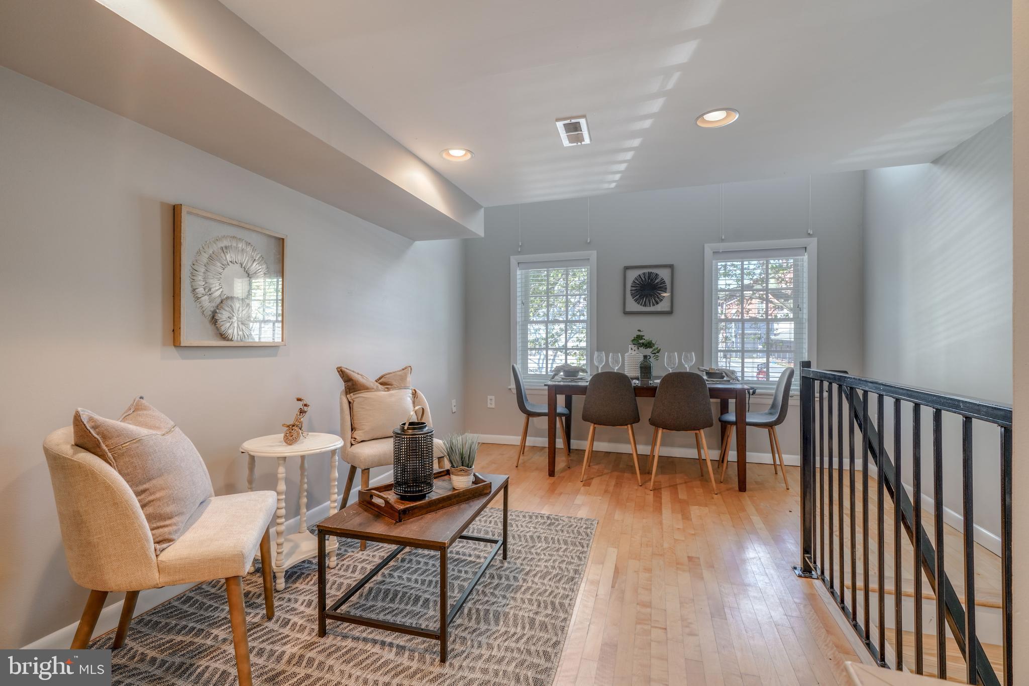 HOLLINS MARKET - Residential