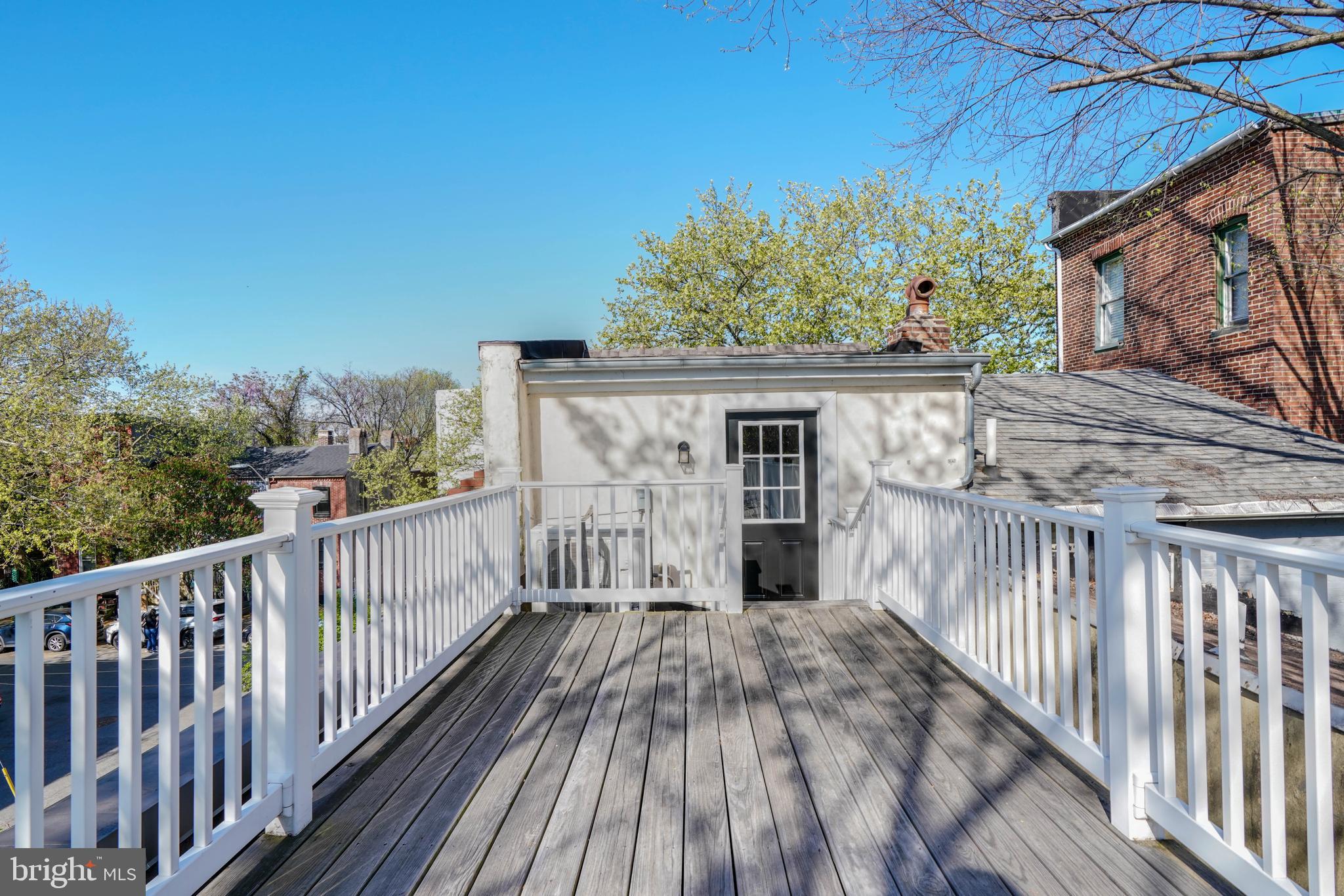 HOLLINS MARKET - Residential