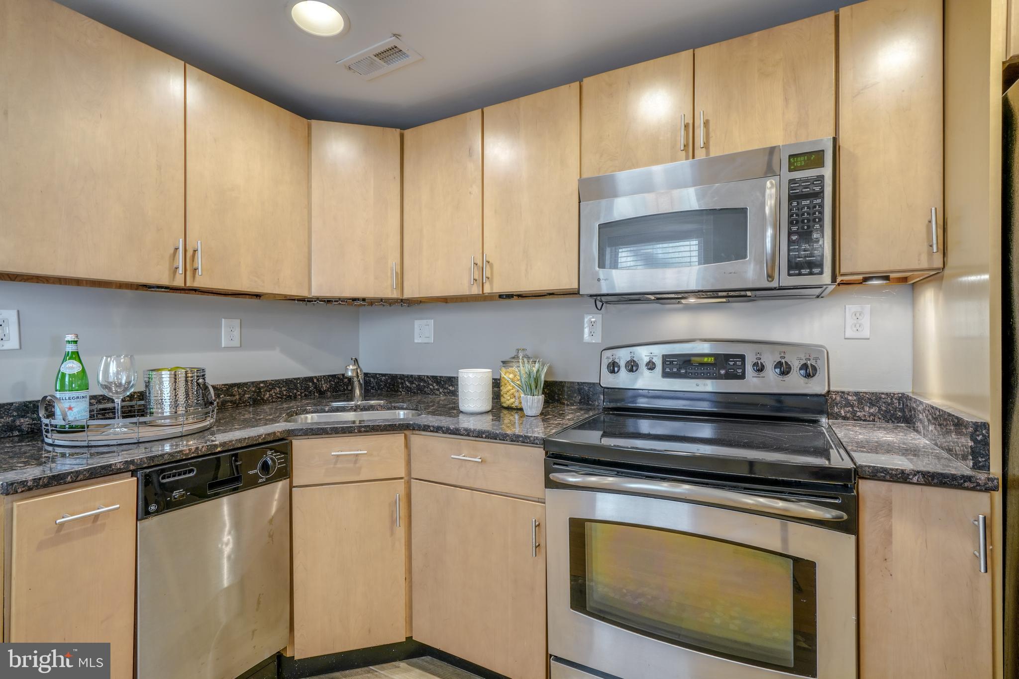 HOLLINS MARKET - Residential