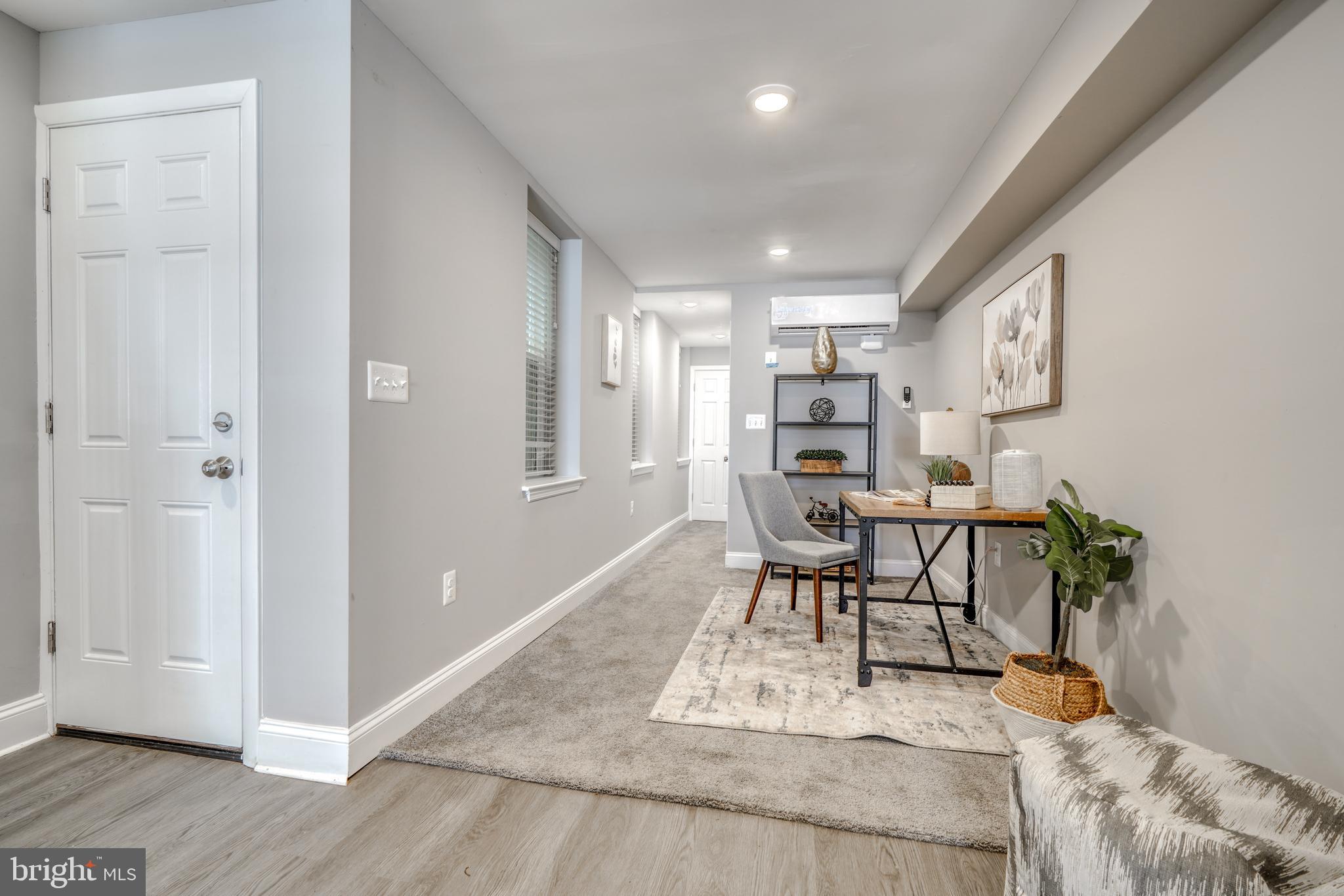 HOLLINS MARKET - Residential