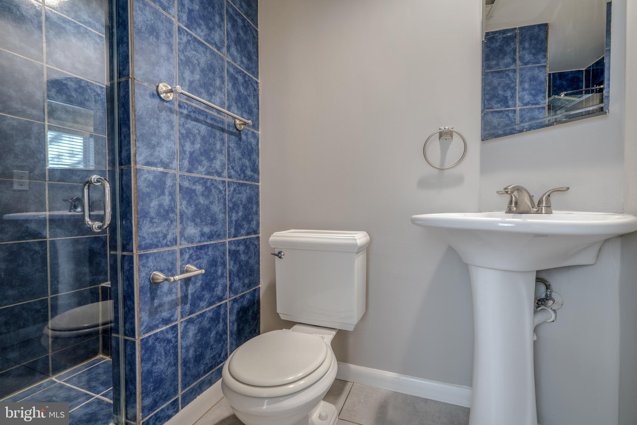 HOLLINS MARKET - Residential