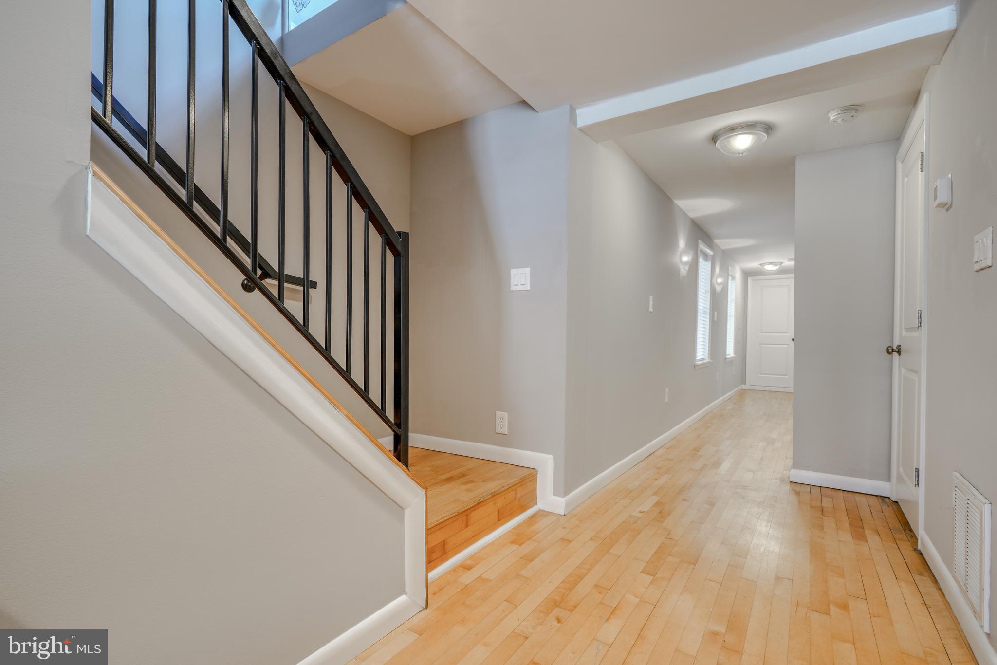 HOLLINS MARKET - Residential