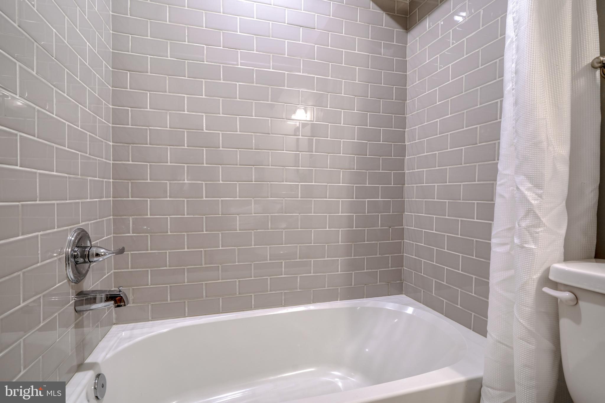 HOLLINS MARKET - Residential