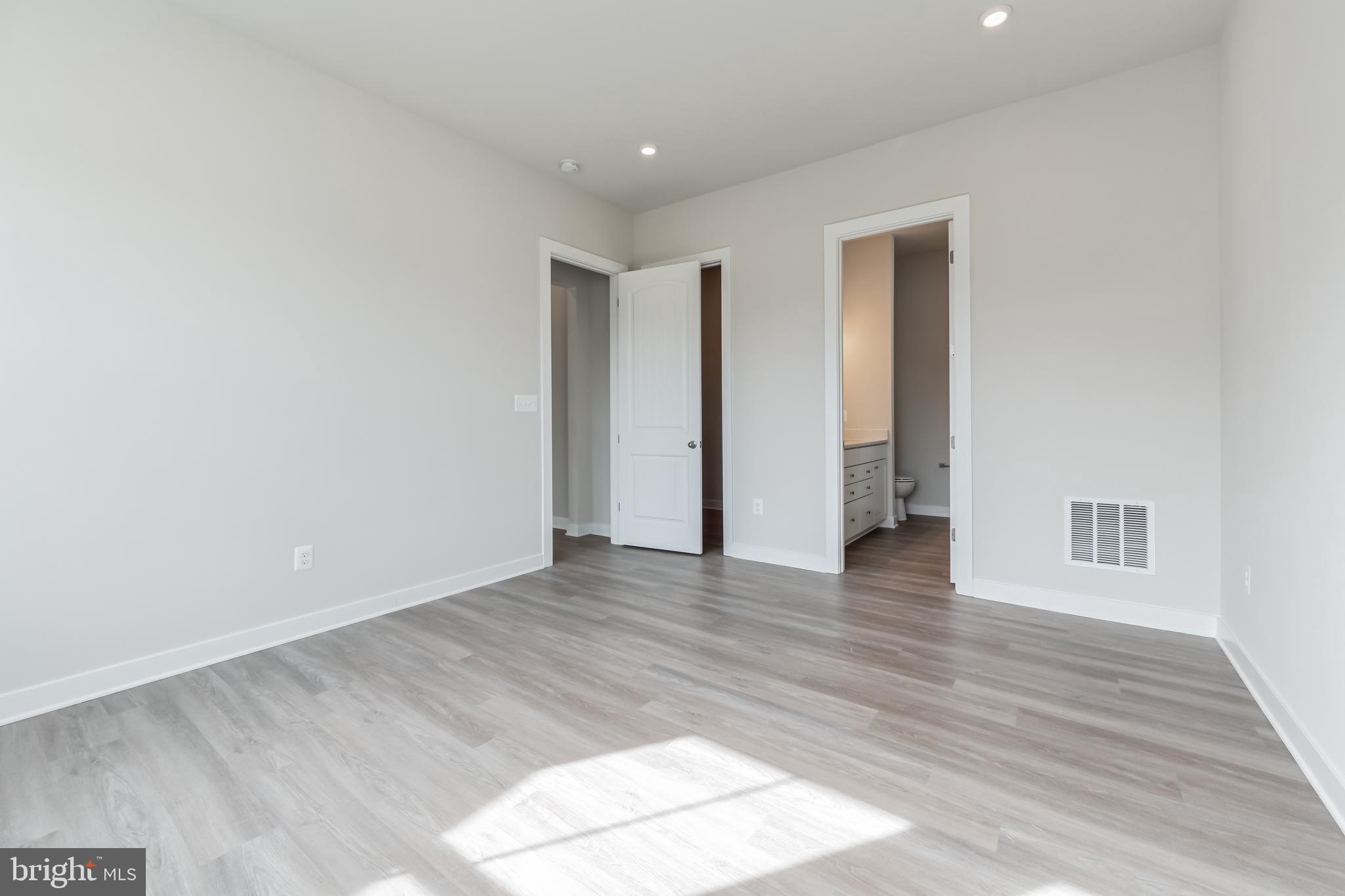 TOWER HILL - Residential