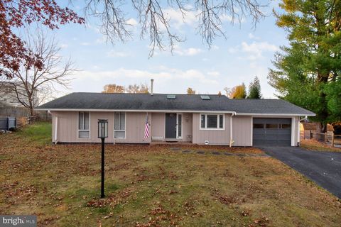 10 HERITAGE HILLS COURT BROOKEVILLE MD 20833