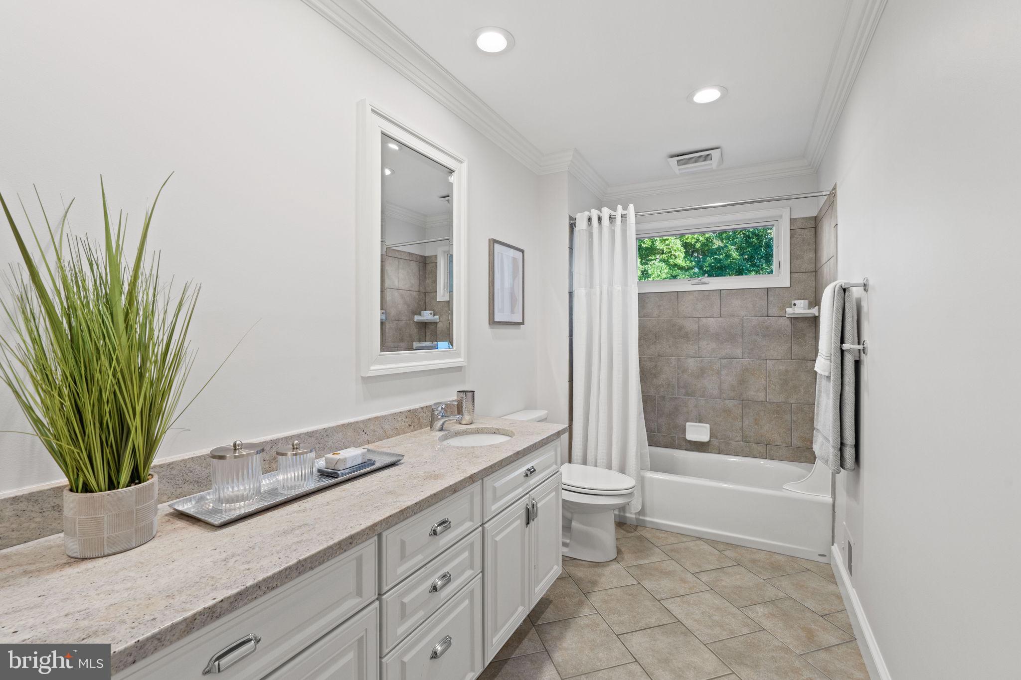 LANGLEY OAKS - Residential