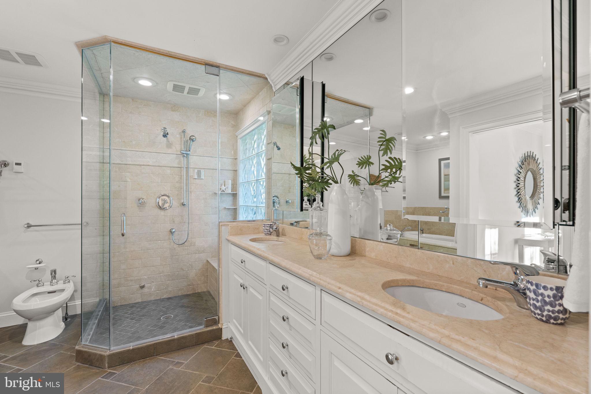 LANGLEY OAKS - Residential