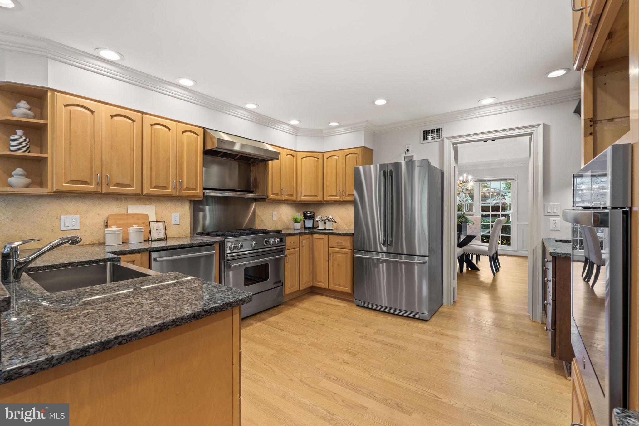 LANGLEY OAKS - Residential