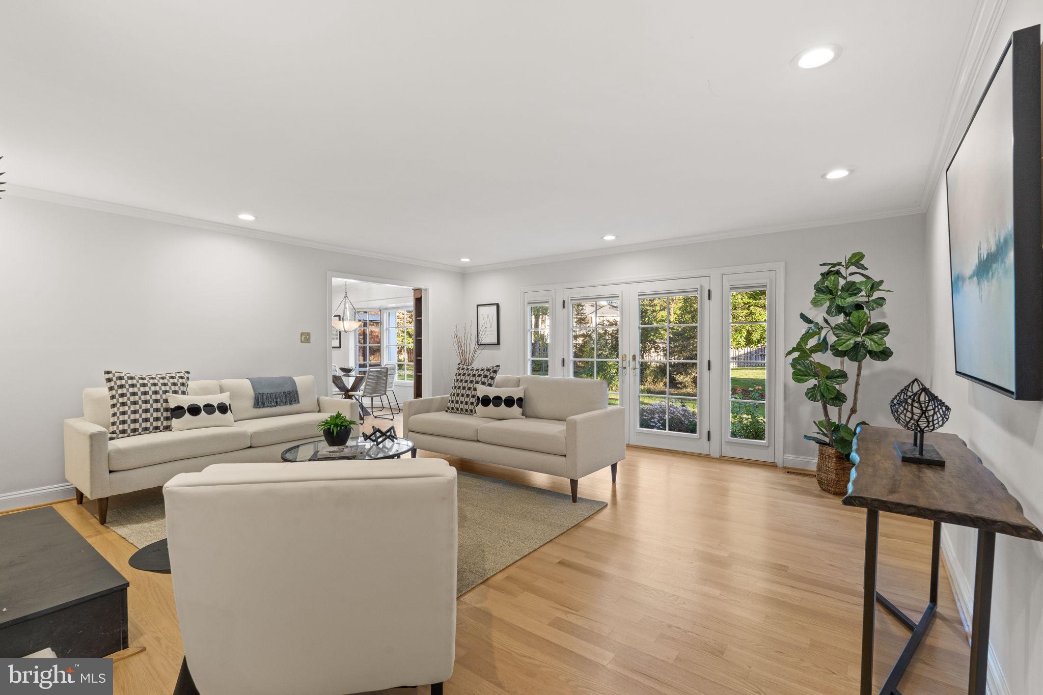 LANGLEY OAKS - Residential