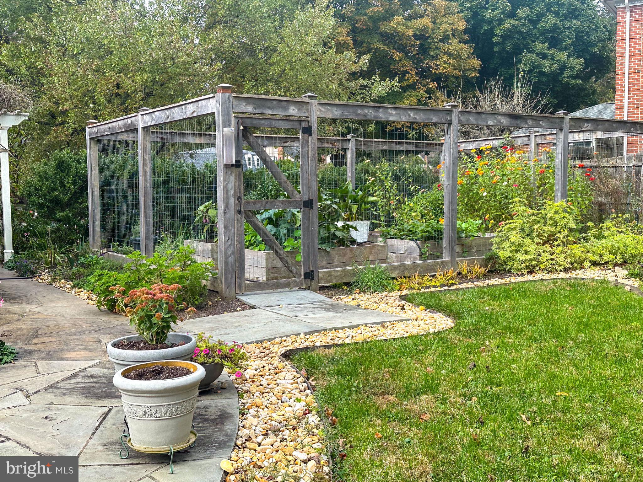 LANGLEY OAKS - Residential