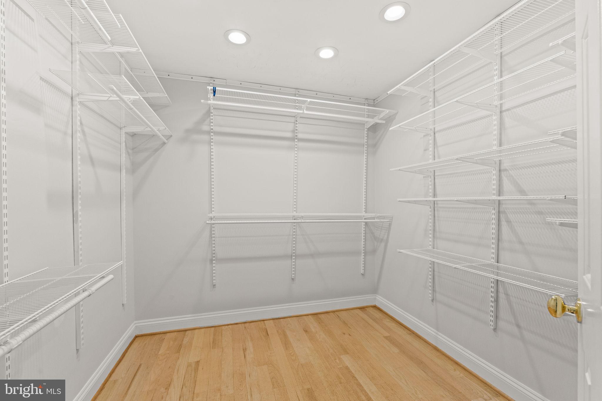 LANGLEY OAKS - Residential