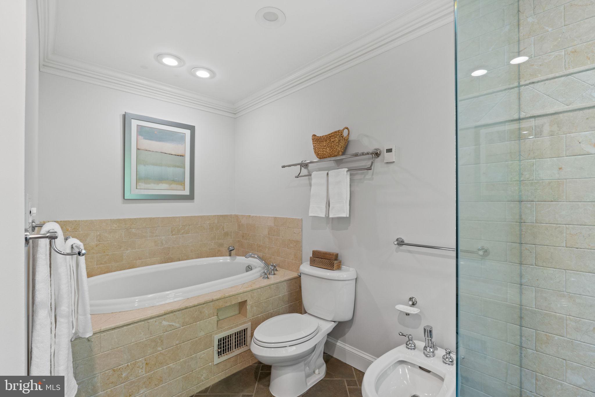 LANGLEY OAKS - Residential