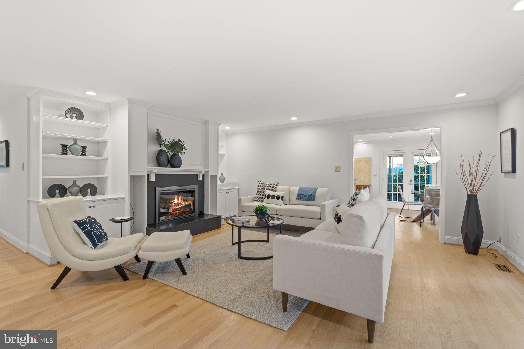 LANGLEY OAKS - Residential