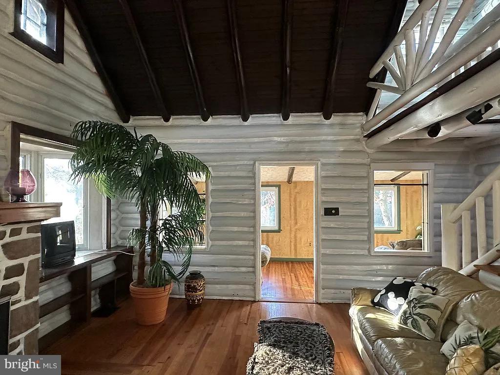 LAKE PINE - Residential