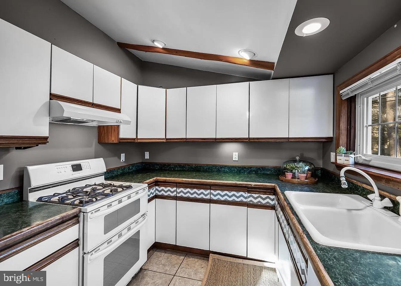 LAKE PINE - Residential