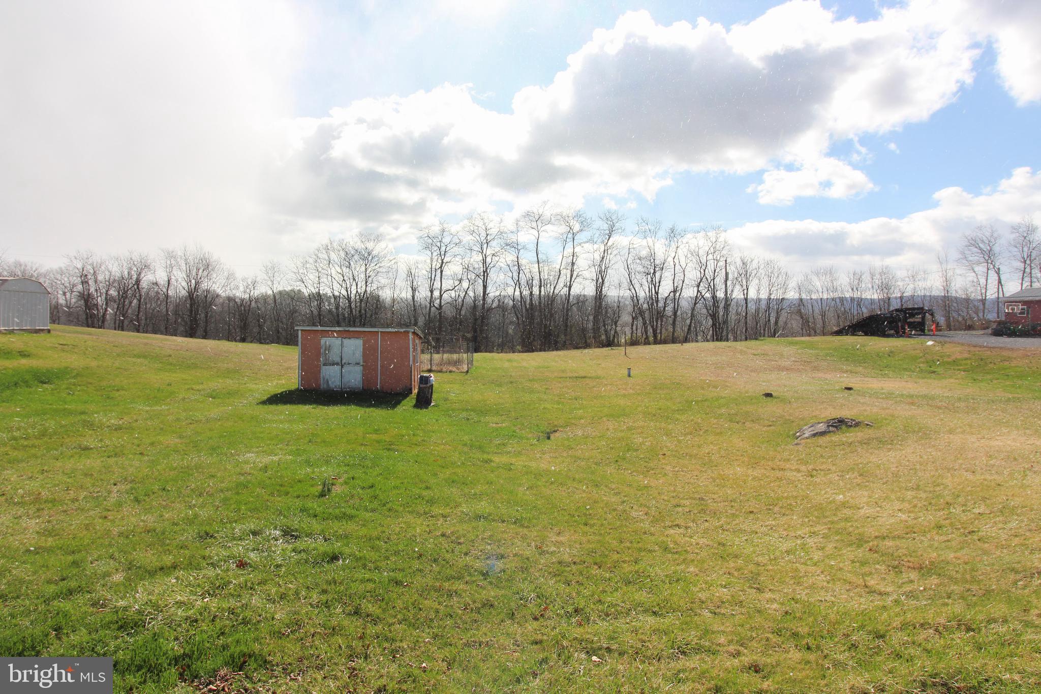 EAST KNOLLS - Residential