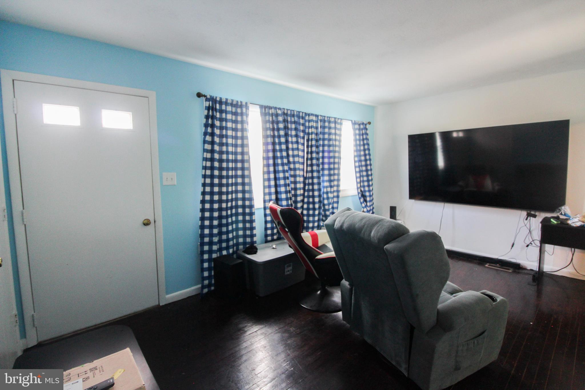 EAST KNOLLS - Residential