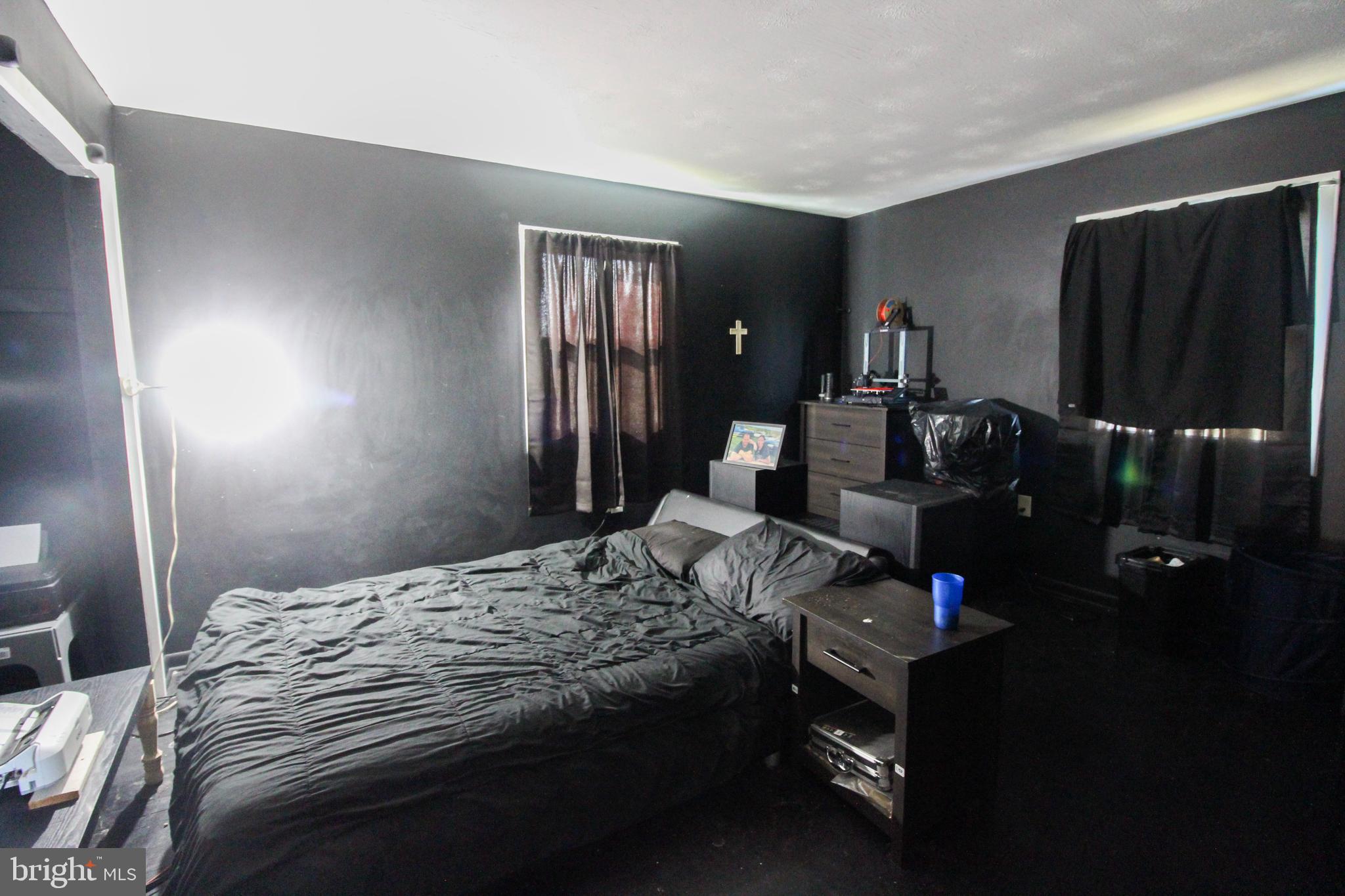 EAST KNOLLS - Residential