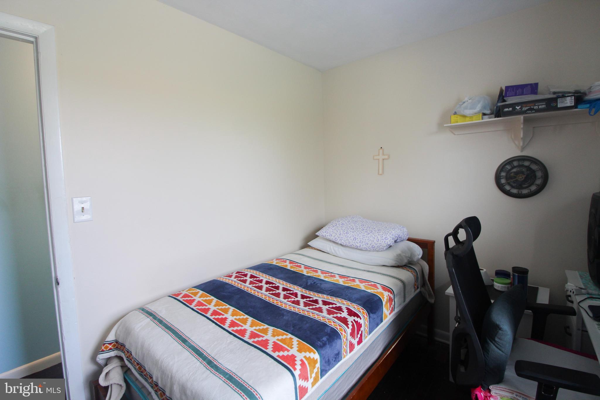 EAST KNOLLS - Residential