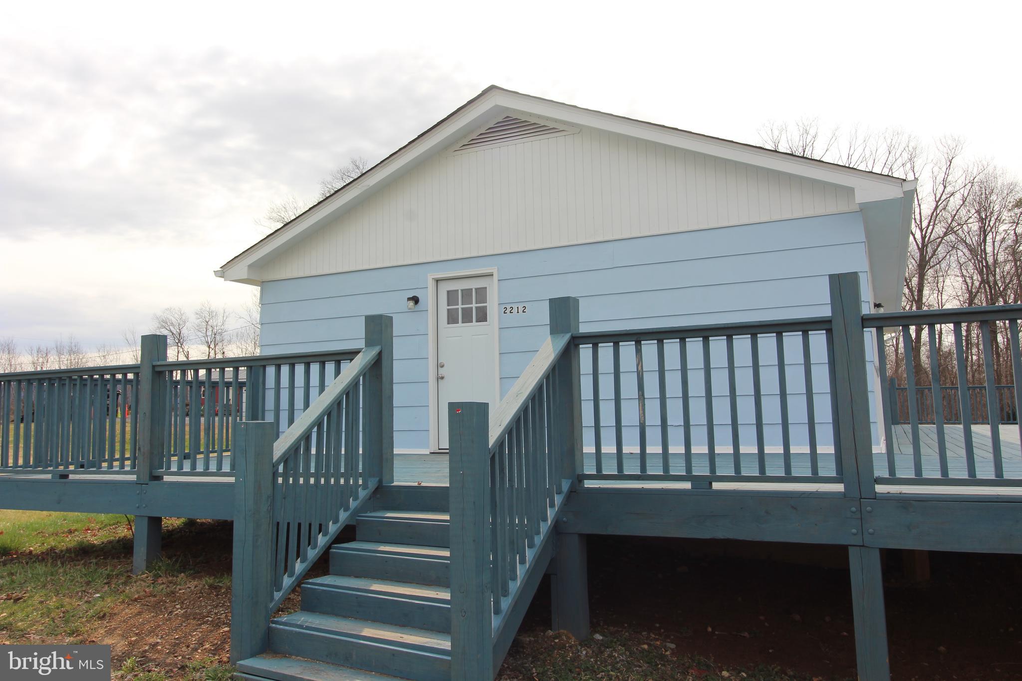 EAST KNOLLS - Residential