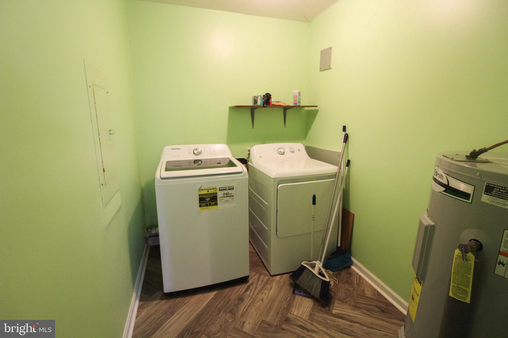 EAST KNOLLS - Residential