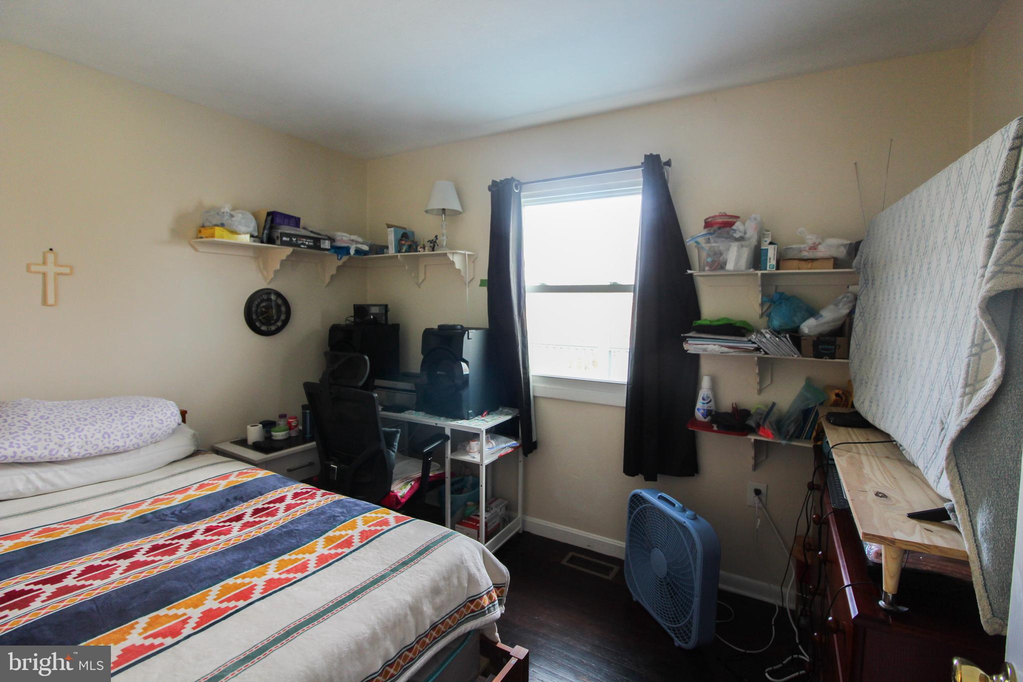 EAST KNOLLS - Residential