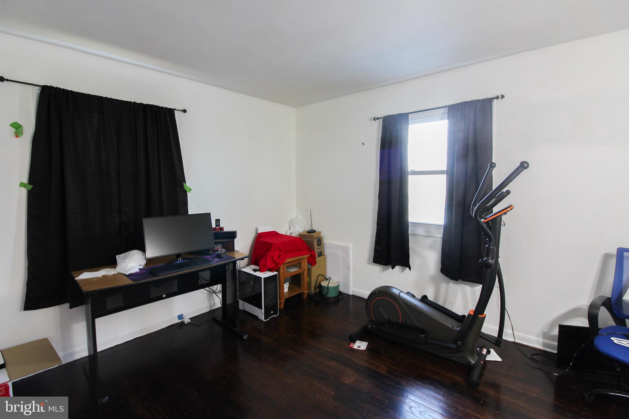 EAST KNOLLS - Residential