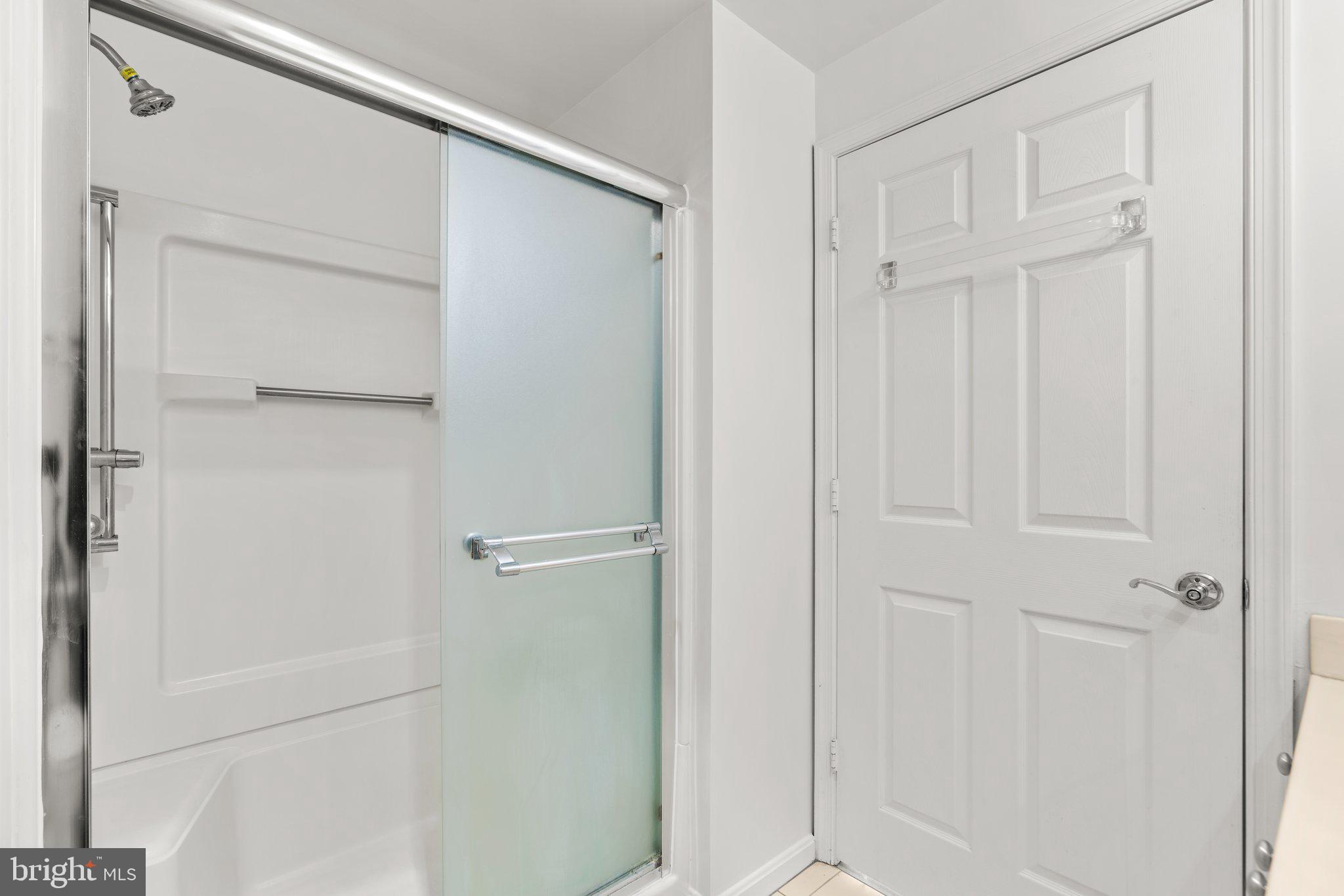 TURNBERRY COURTS AT LEIS - Residential Lease