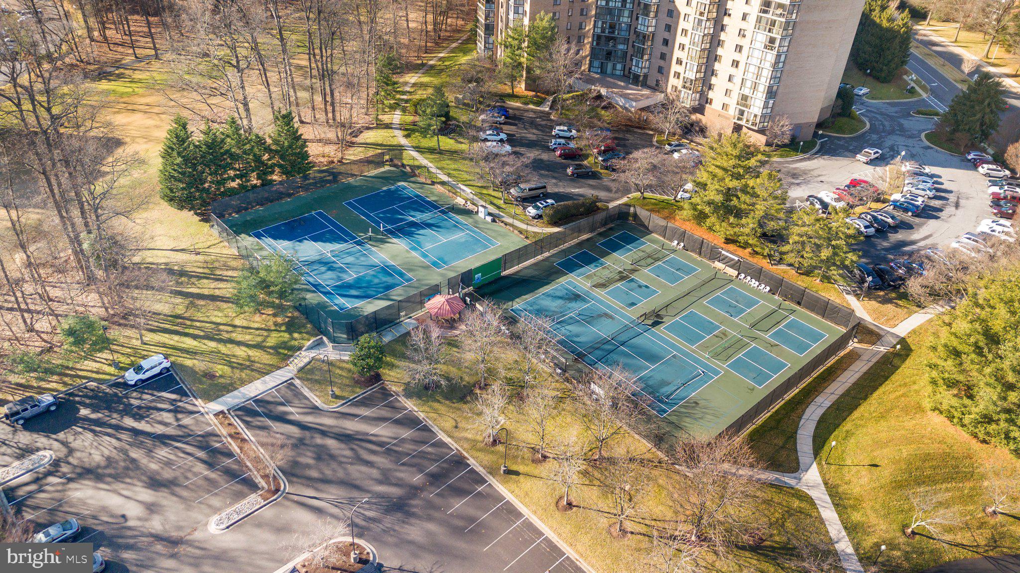 TURNBERRY COURTS AT LEIS - Residential Lease