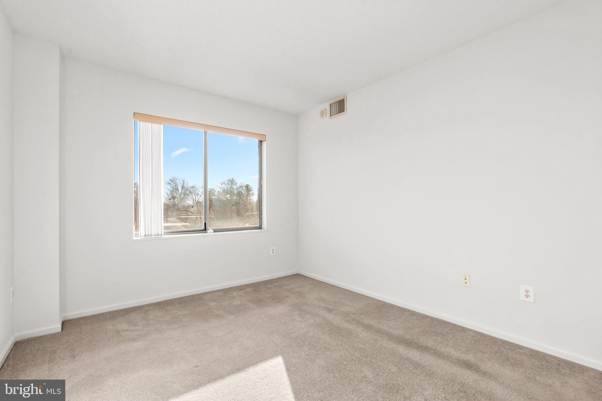 TURNBERRY COURTS AT LEIS - Residential Lease