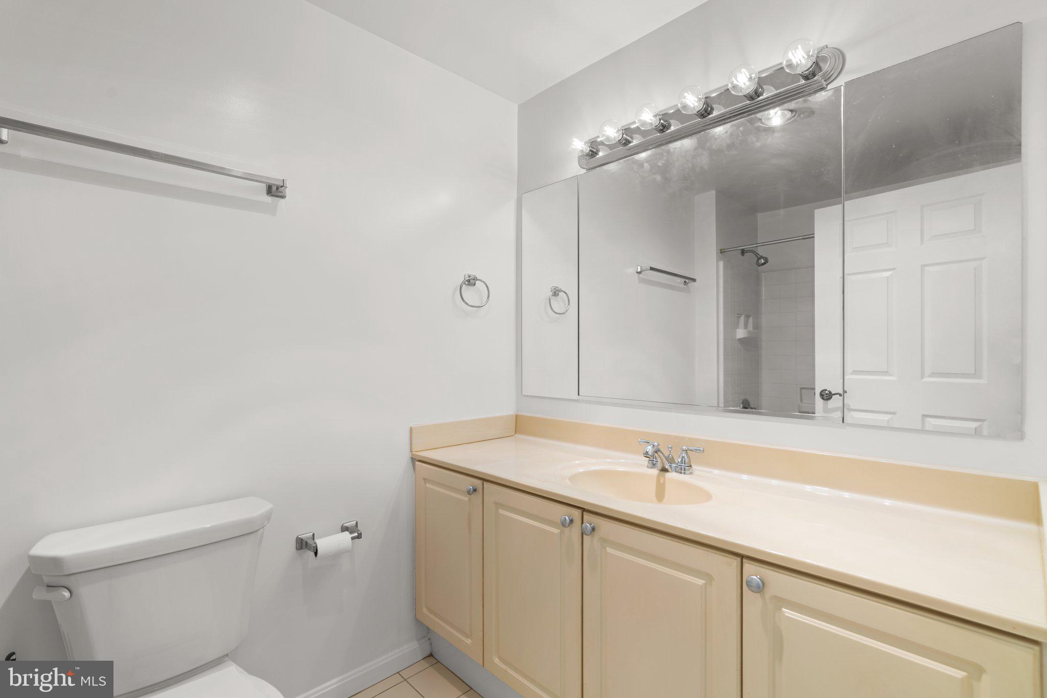 TURNBERRY COURTS AT LEIS - Residential Lease