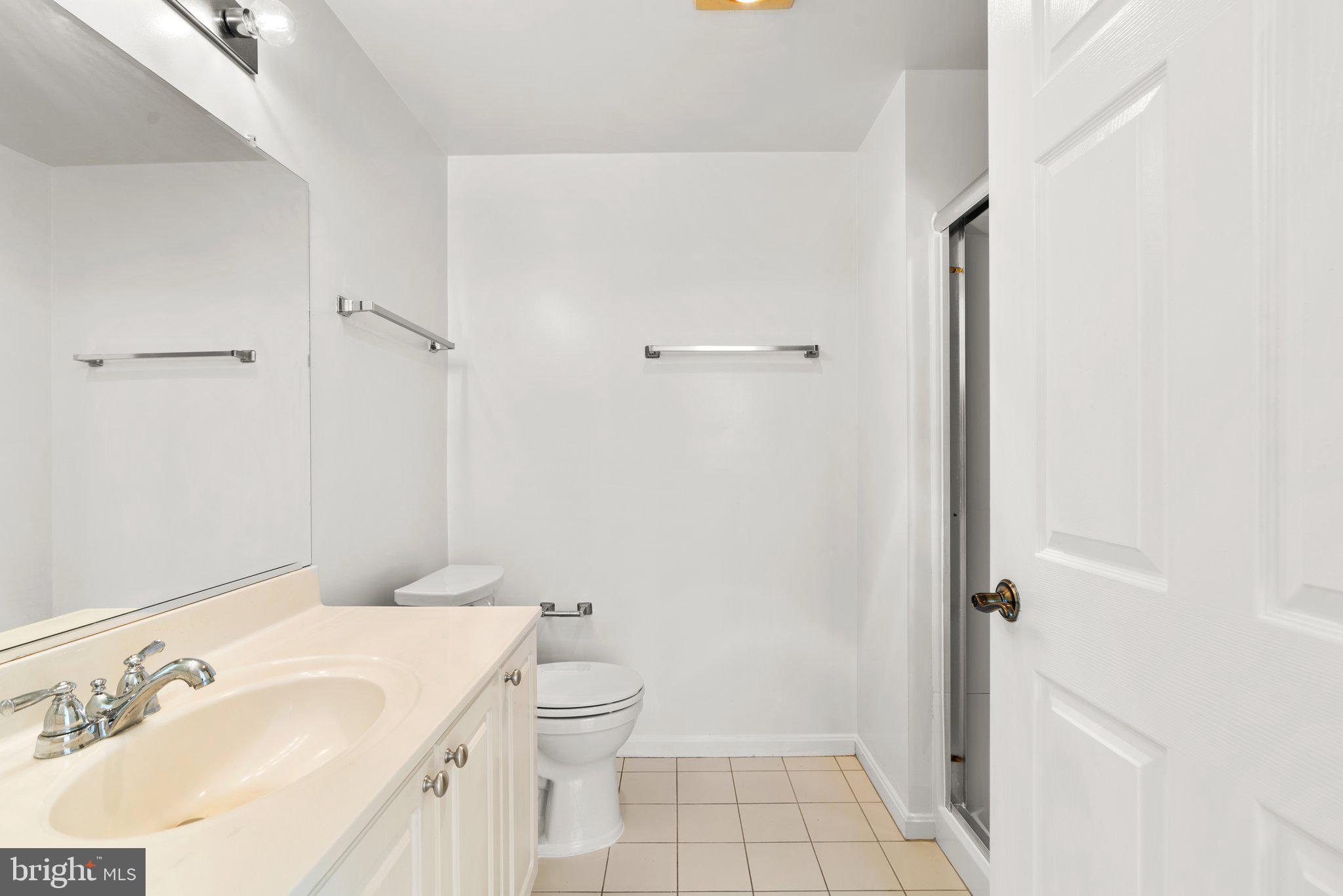 TURNBERRY COURTS AT LEIS - Residential Lease