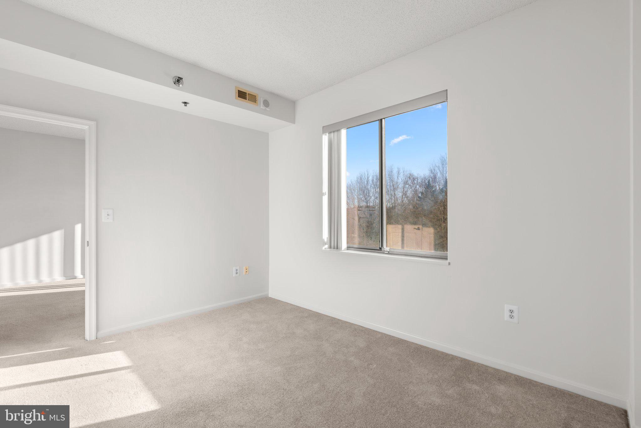 TURNBERRY COURTS AT LEIS - Residential Lease